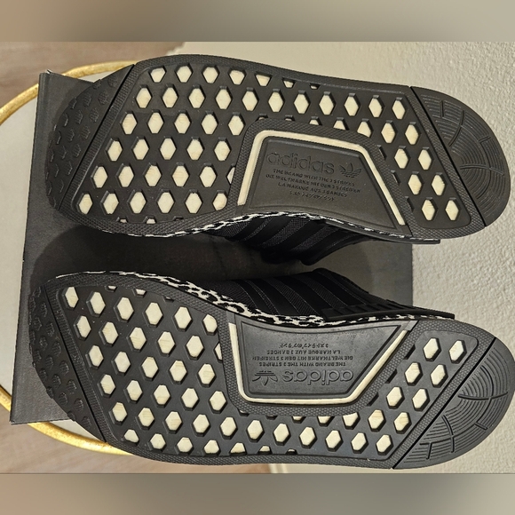 Adidas NMD_R1 Runner Sneaker womans size 8 1/2 M. - Picture 6 of 6